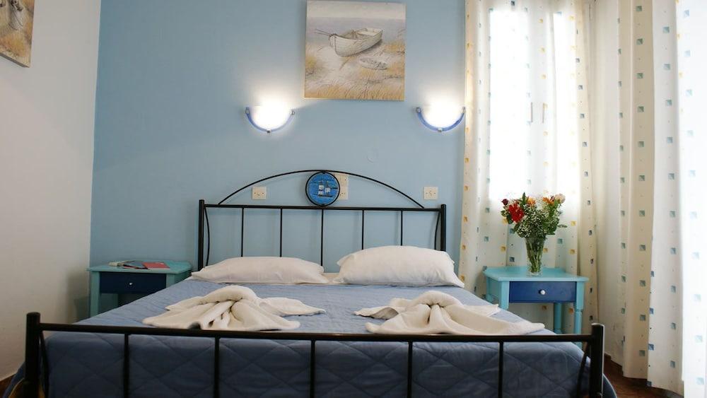 Pension Verykokkos Naxos City Buitenkant foto